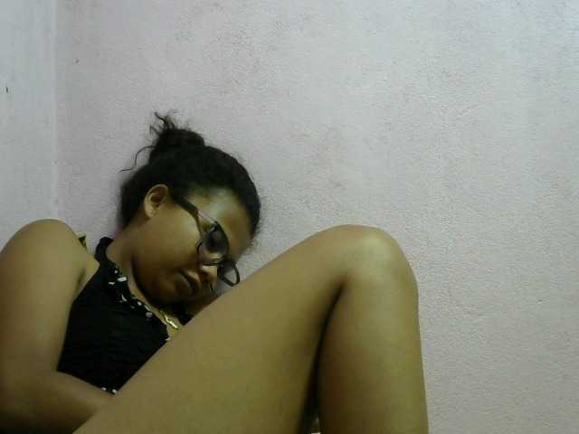 Anelah webcam bongacams model stream image