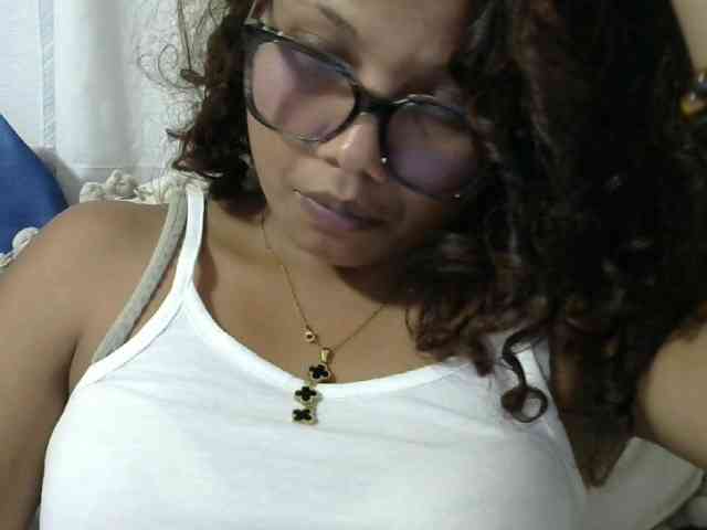 Anelah Live Webcam on BongaCams