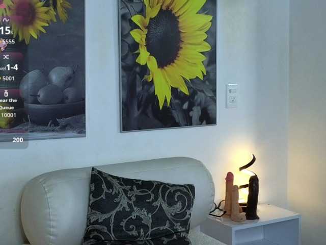 Briana-giil's BongaCams show and profile