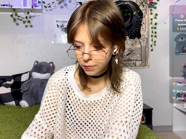 JustinaFoor's BongaCams show and profile