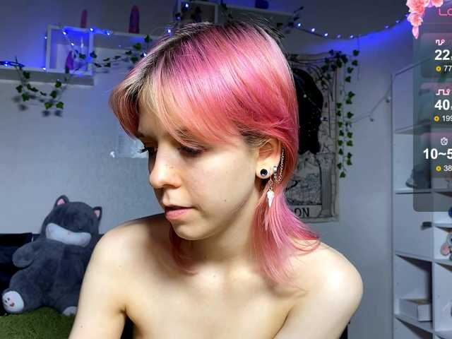 JustinaFoor's BongaCams show and profile