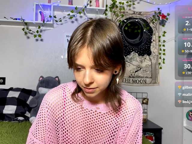 JustinaFoor's BongaCams show and profile