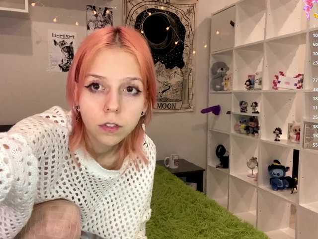 JustinaFoor's BongaCams show and profile