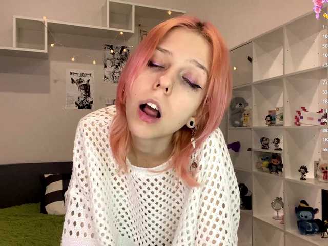 JustinaFoor's BongaCams show and profile