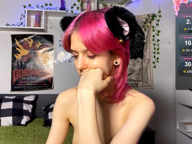 JustinaFoor's BongaCams show and profile