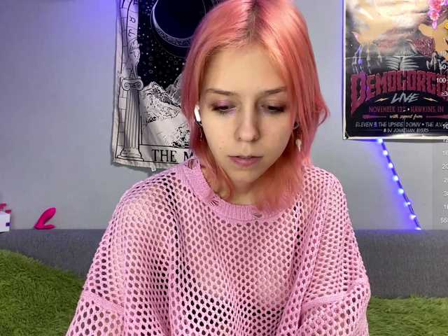 JustinaFoor's BongaCams show and profile