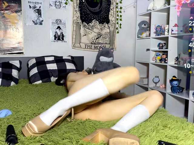 JustinaFoor's BongaCams show and profile