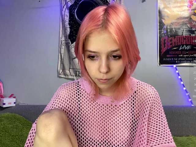 JustinaFoor's BongaCams show and profile