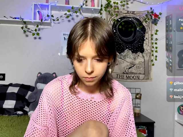 JustinaFoor's BongaCams show and profile