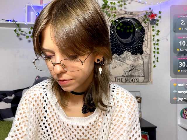 JustinaFoor's BongaCams show and profile