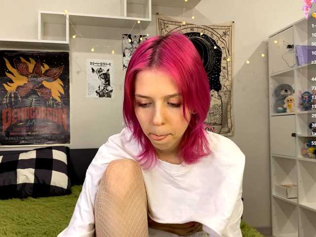 JustinaFoor's BongaCams show and profile