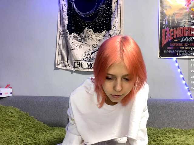 JustinaFoor's BongaCams show and profile