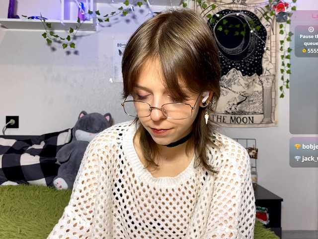 JustinaFoor's BongaCams show and profile