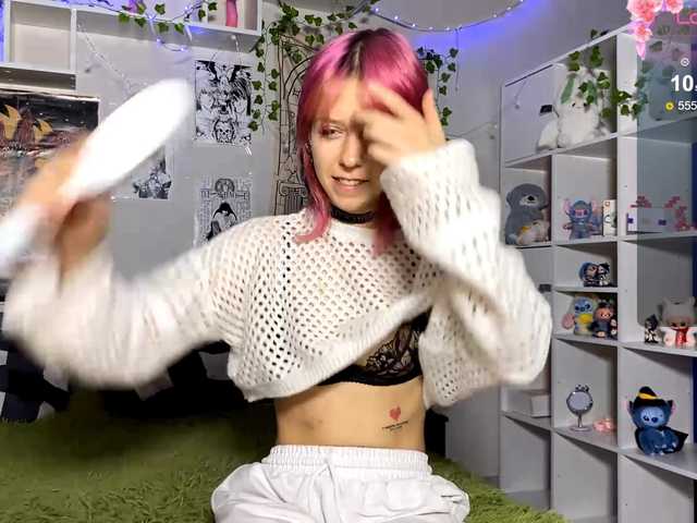 JustinaFoor's BongaCams show and profile