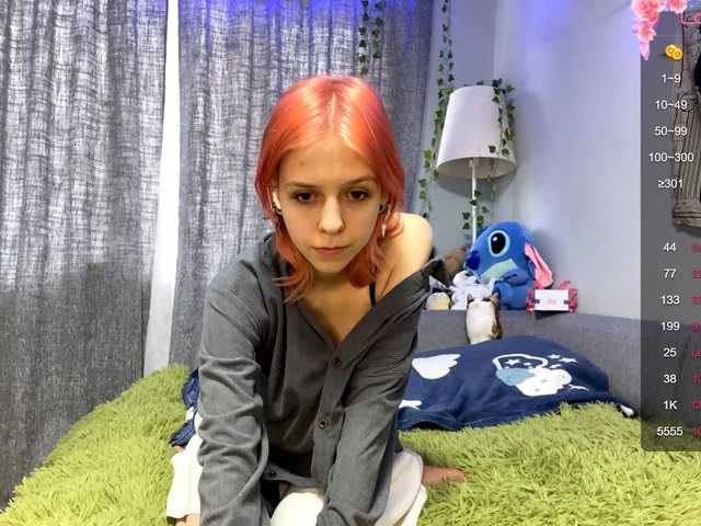 JustinaFoor's BongaCams show and profile