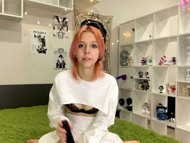 JustinaFoor's BongaCams show and profile