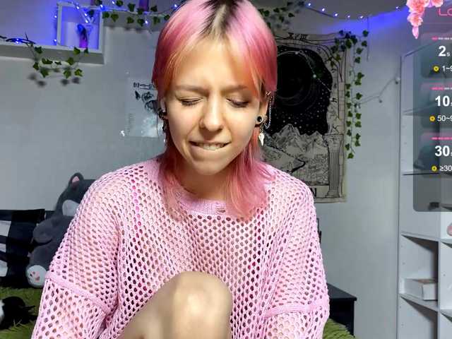 JustinaFoor's BongaCams show and profile