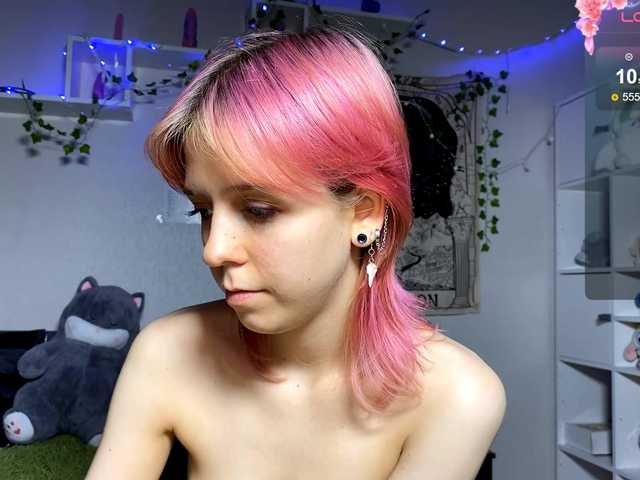 JustinaFoor's BongaCams show and profile