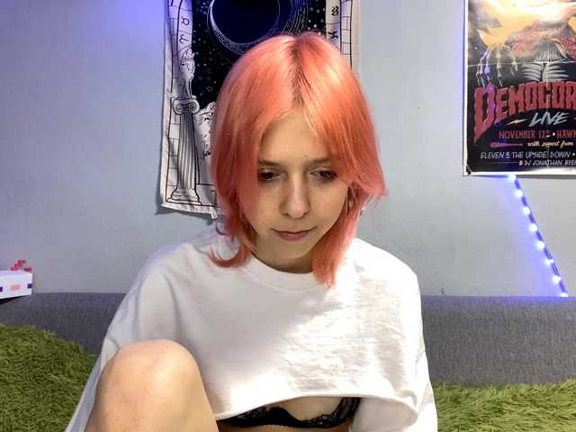 JustinaFoor's BongaCams show and profile