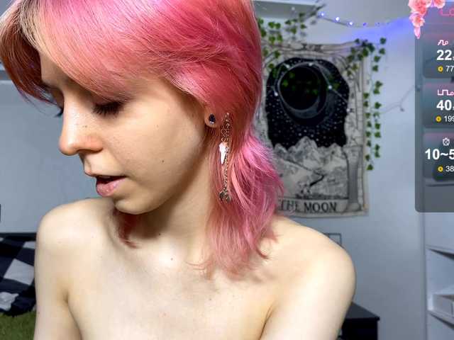 JustinaFoor's BongaCams show and profile