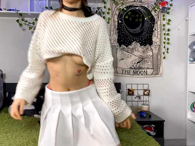 JustinaFoor's BongaCams show and profile