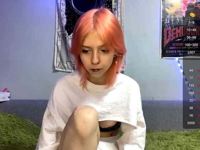 voyeur upskirt JustinaFoor