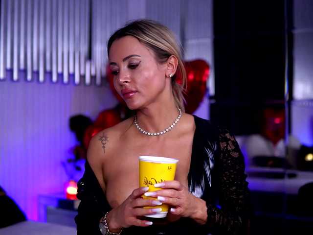 CelesteArden's BongaCams show and profile