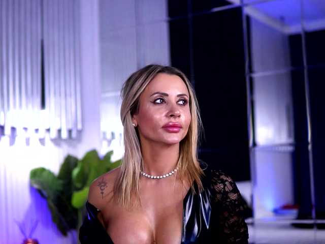 CelesteArden's BongaCams show and profile