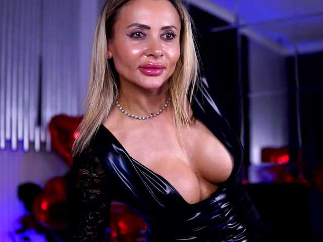 CelesteArden's BongaCams show and profile