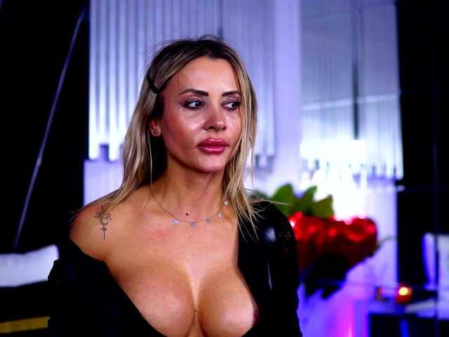 CelesteArden's BongaCams show and profile