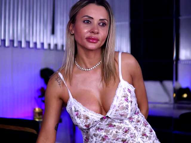 CelesteArden's BongaCams show and profile