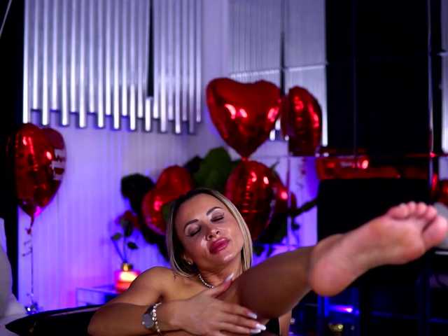 CelesteArden's BongaCams show and profile