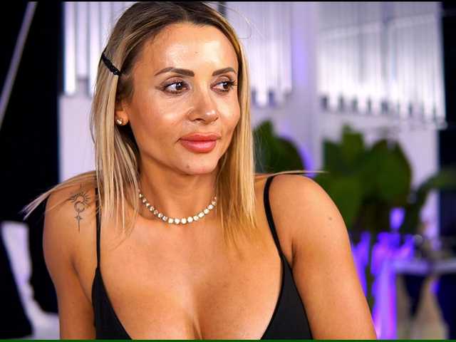 CelesteArden's BongaCams show and profile