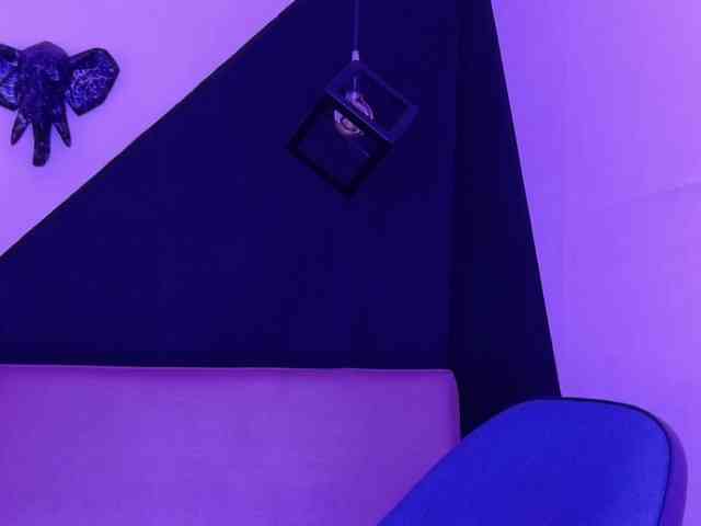 VeronicaLewis webcam