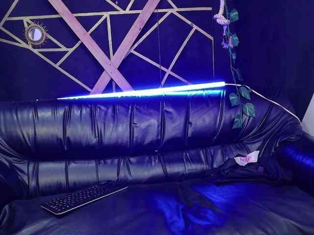 VeronicaLewis webcam