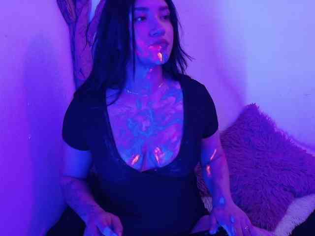 VeronicaLewis webcam