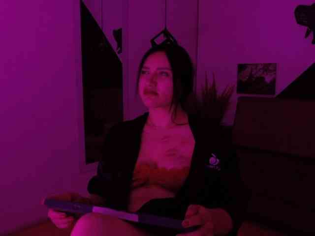 VeronicaLewis webcam