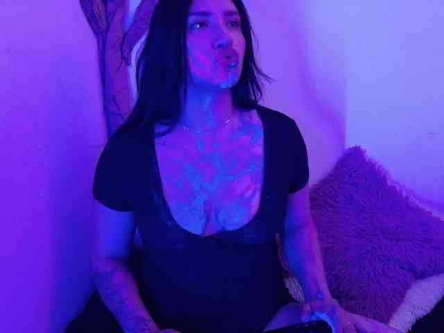 VeronicaLewis webcam