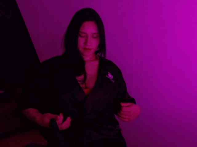 VeronicaLewis webcam