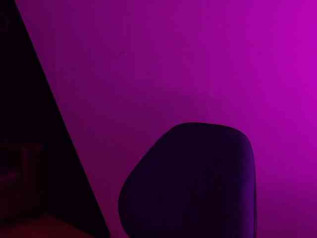 VeronicaLewis webcam