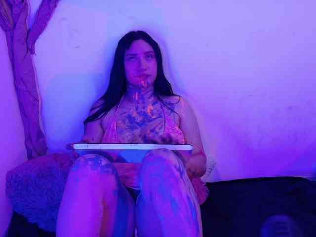 VeronicaLewis webcam