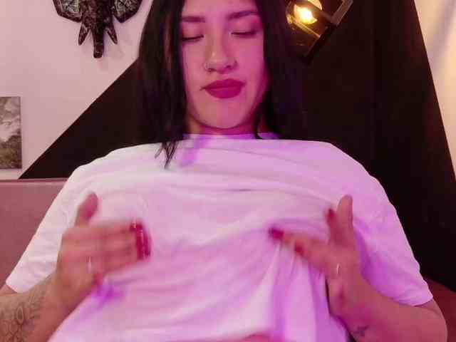 VeronicaLewis webcam