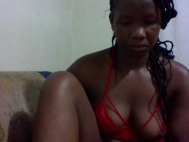 Creamier25 Live Cam on BongaCams