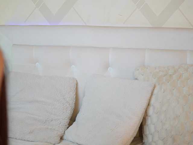 JadeHasy's BongaCams show and profile