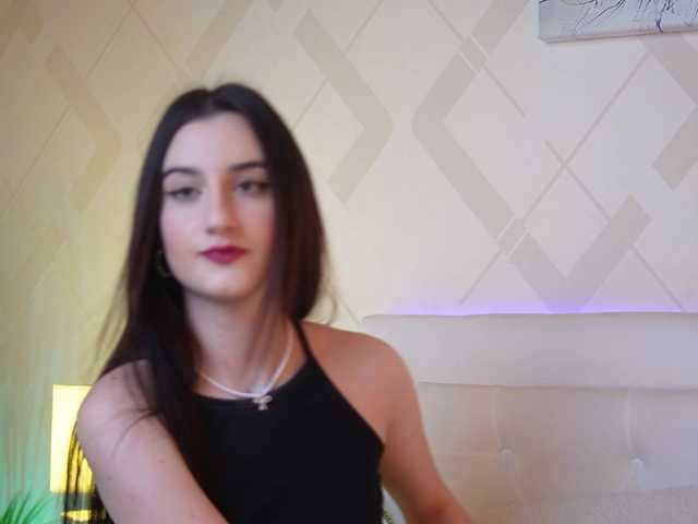 JadeHasy's BongaCams show and profile