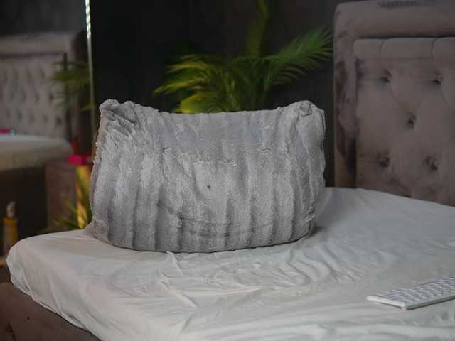 CelineHeaven's BongaCams show and profile