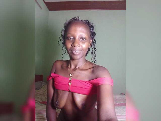 Blissaura's BongaCams show and profile