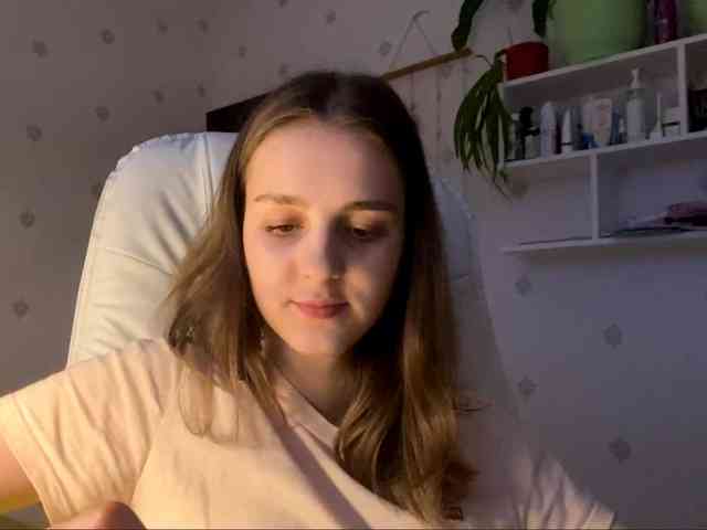 UrShineKatie webcam