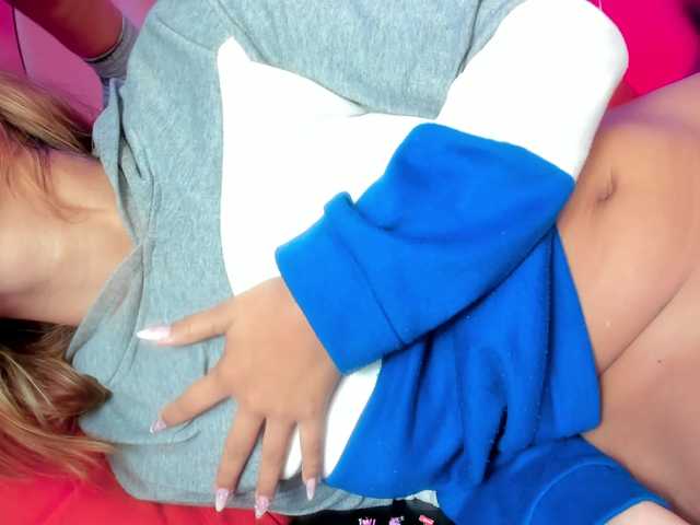 Goodsluts Live Webcam on BongaCams