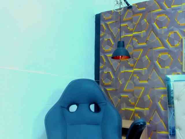 Reed-kitty Live Webcam on BongaCams